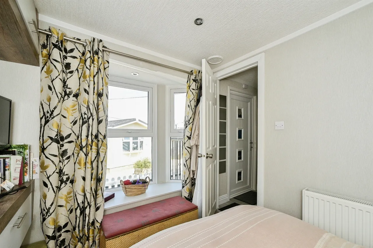 Holders Road, Amesbury, SP4, photo 10