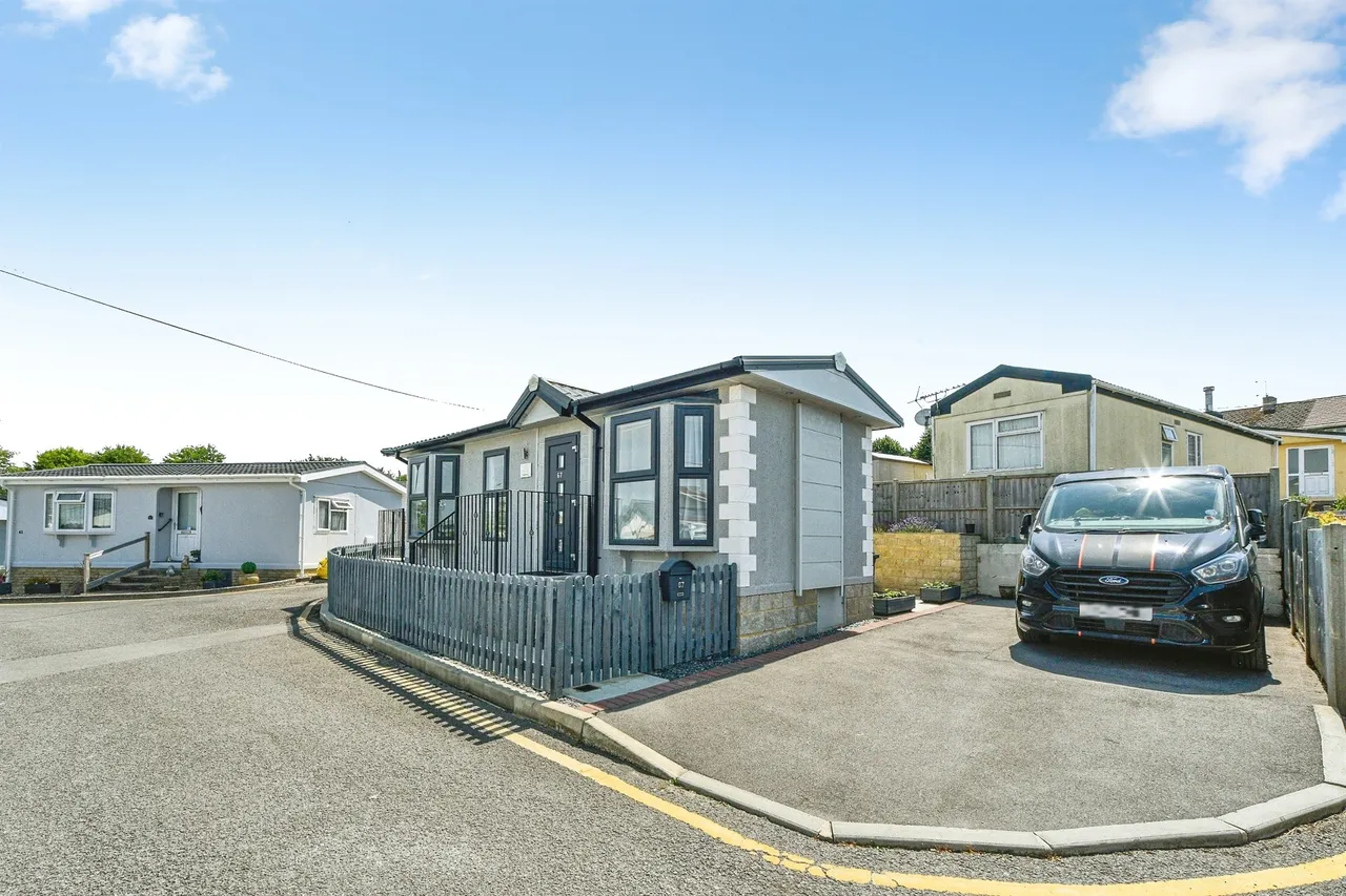 Holders Road, Amesbury, SP4, photo 2