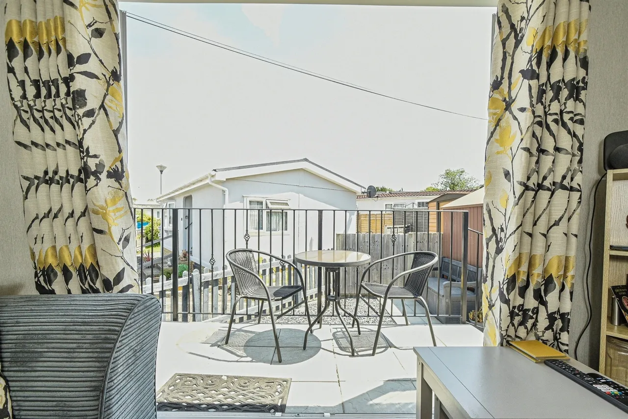 Holders Road, Amesbury, SP4, photo 6