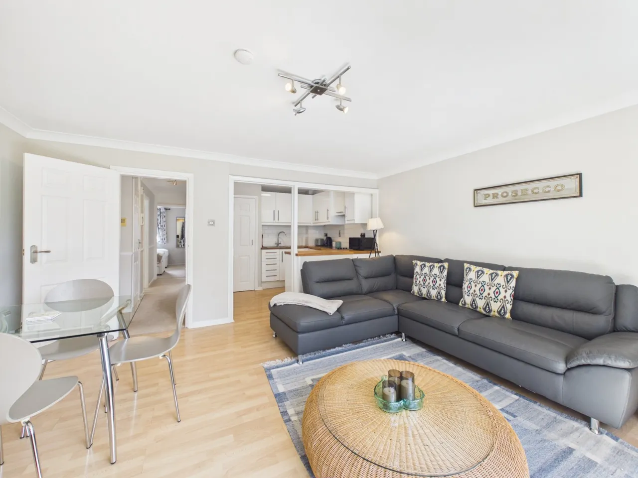 2 bed osborne road, windsor, berkshire,sl4 to rent, Windsor, Berkshire