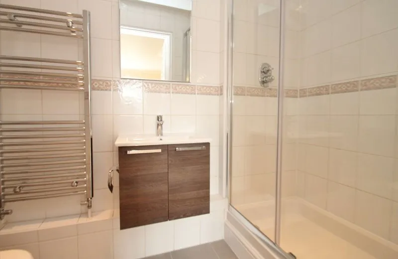 Uxbridge Rd, Hatch End, HA5, photo 4
