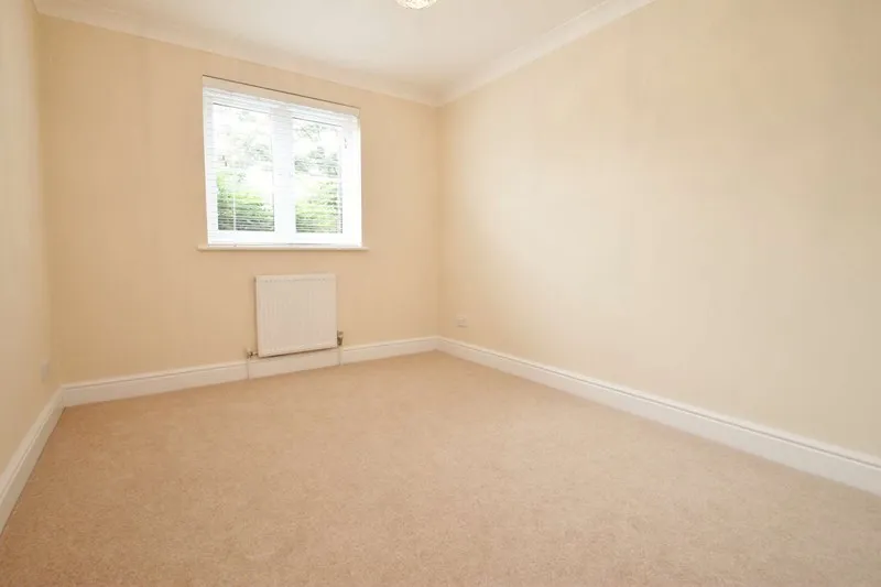 Uxbridge Rd, Hatch End, HA5, photo 6