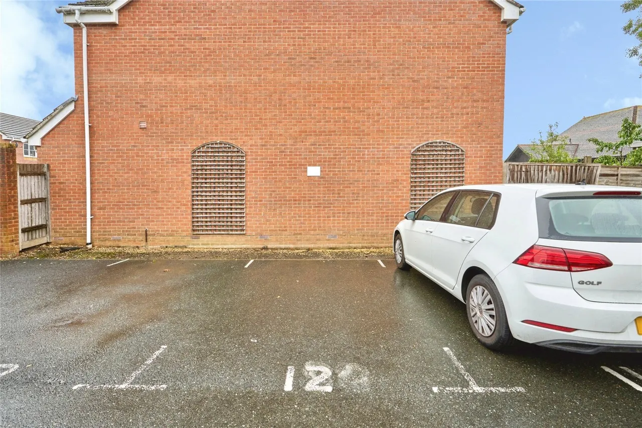 Snowberry Road, Newport, PO30, photo 10