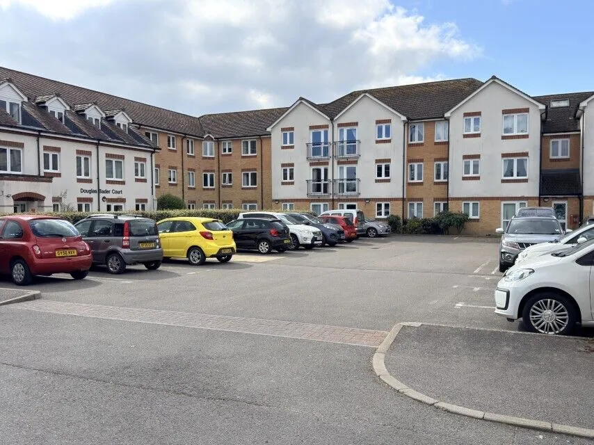 Howth Drive, Woodley, RG5, photo 9