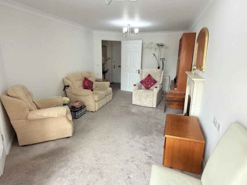 Howth Drive, Woodley, RG5, photo 4