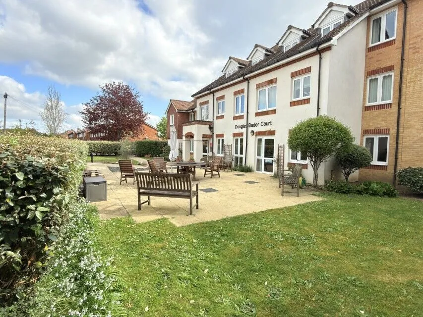 1 bed flat for sale, Howth Drive, Woodley, RG5