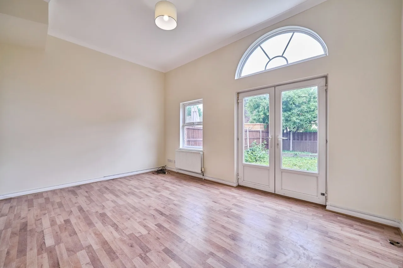 Nutmeg Close, London, E16, photo 2