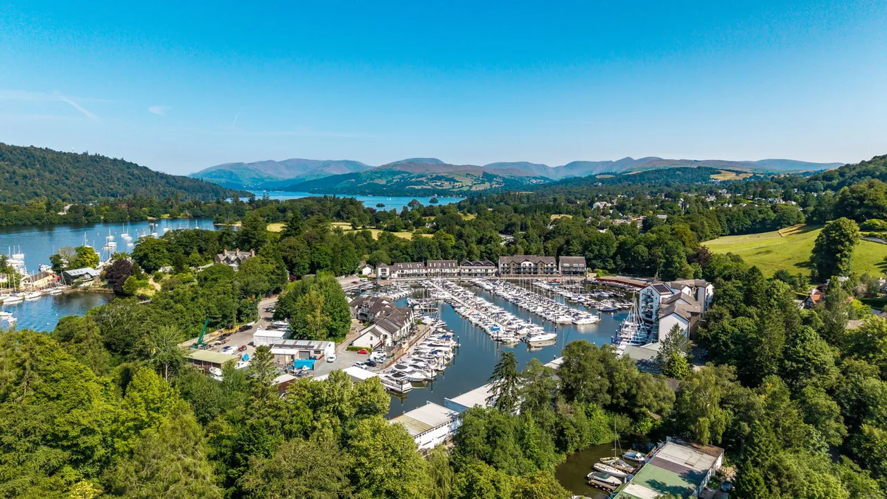 3 bed flat for sale, Boathouse, Windermere Marina Village, LA23