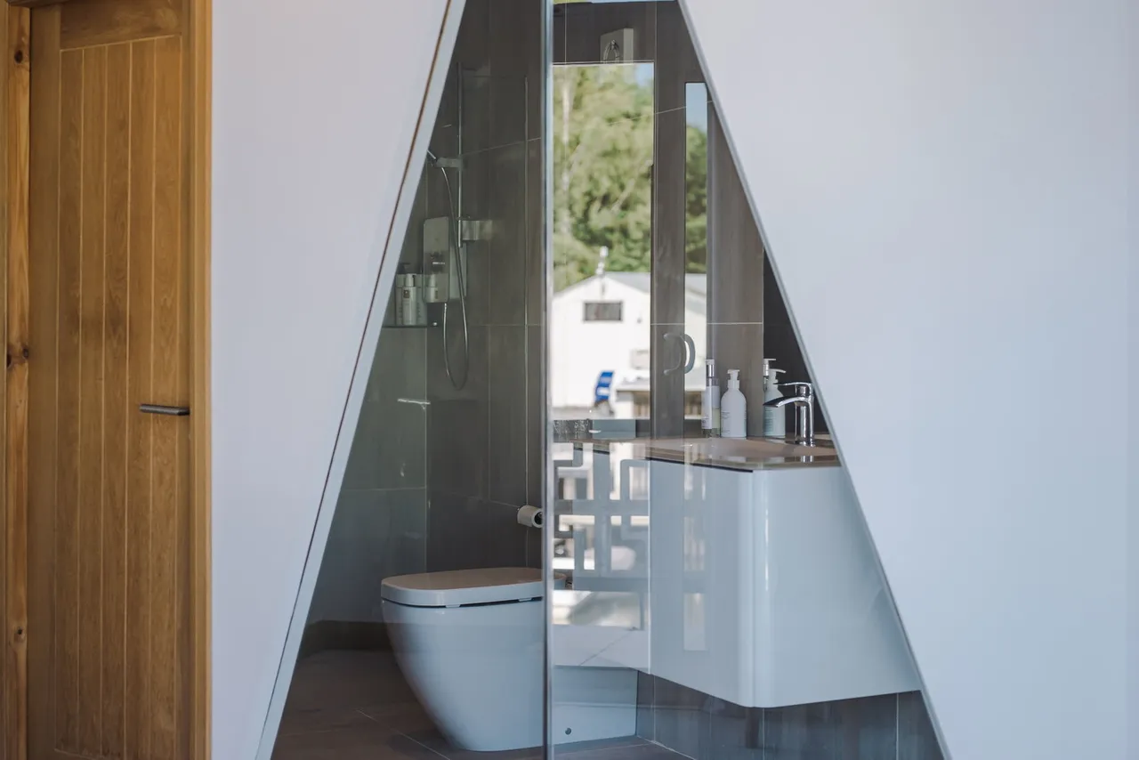 Boathouse, Windermere Marina Village, LA23, photo 18