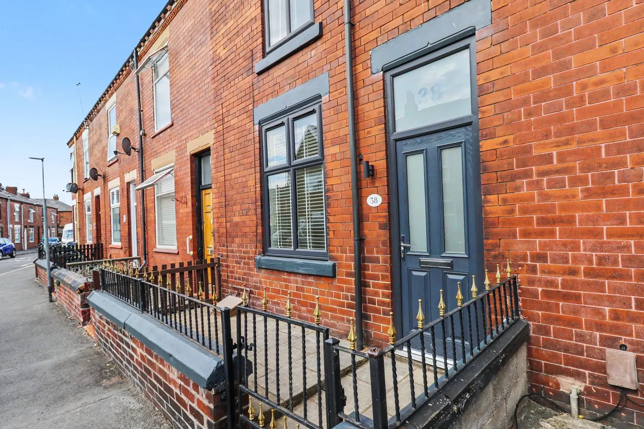 2 bed house to rent — Milton Street, Leigh, Leigh, WN7 4EB
