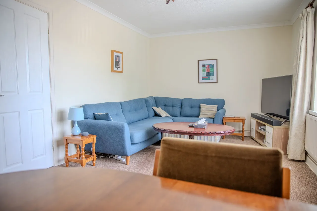 Beaconsfield Court, Sketty, SA2, photo 4