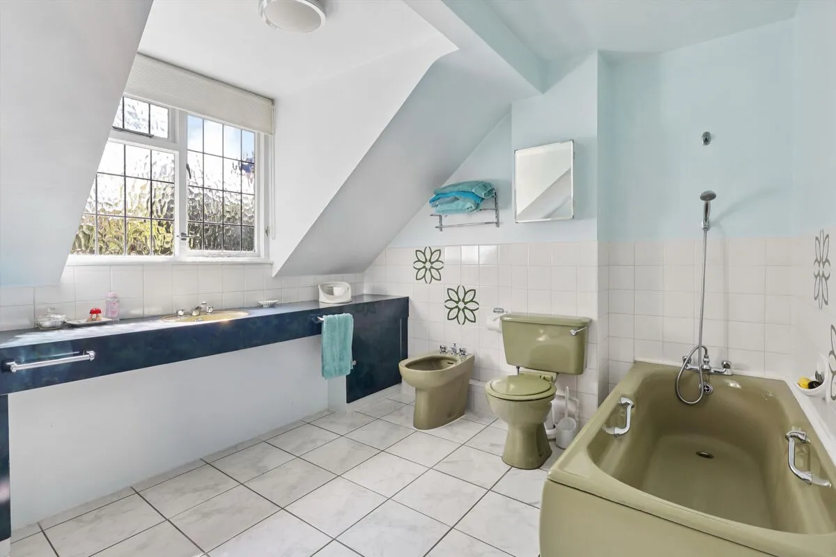 Firfields, Weybridge, KT13, photo 9