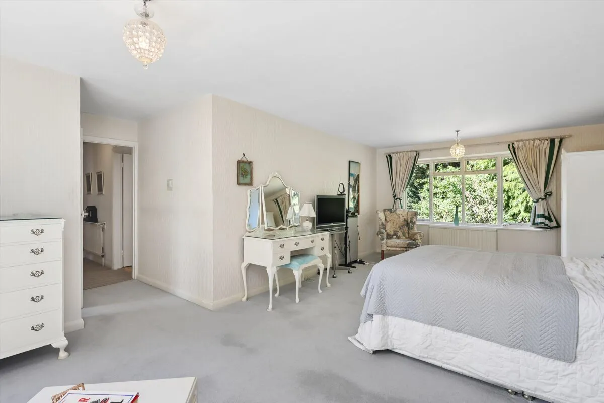 Firfields, Weybridge, KT13, photo 8