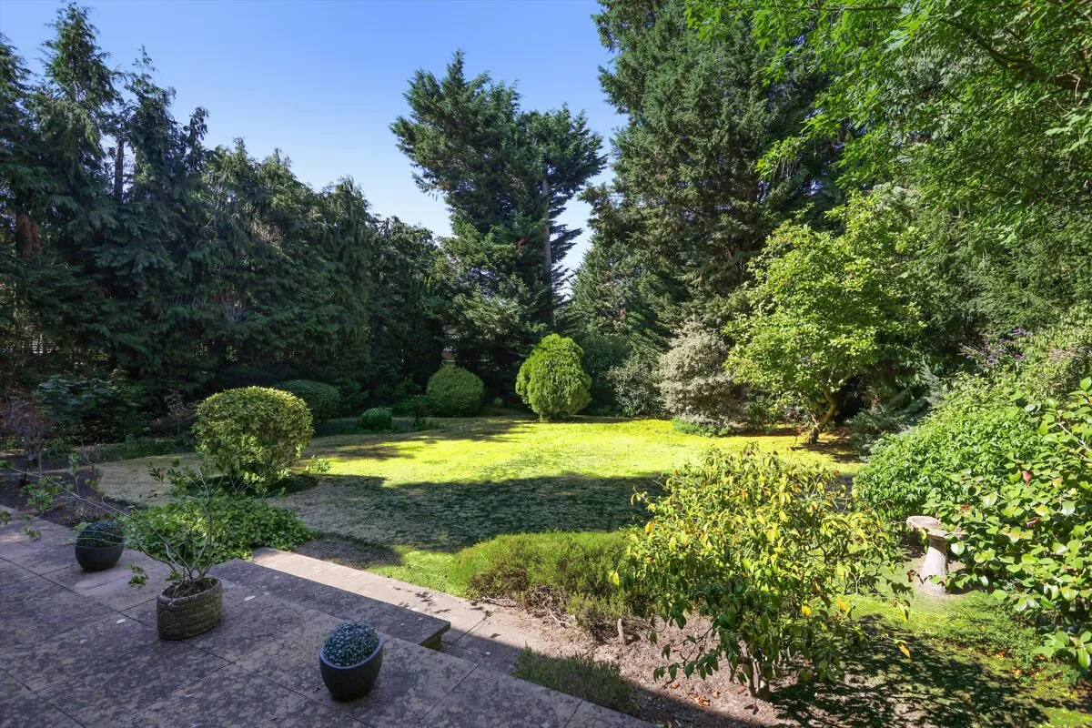 Firfields, Weybridge, KT13, photo 13
