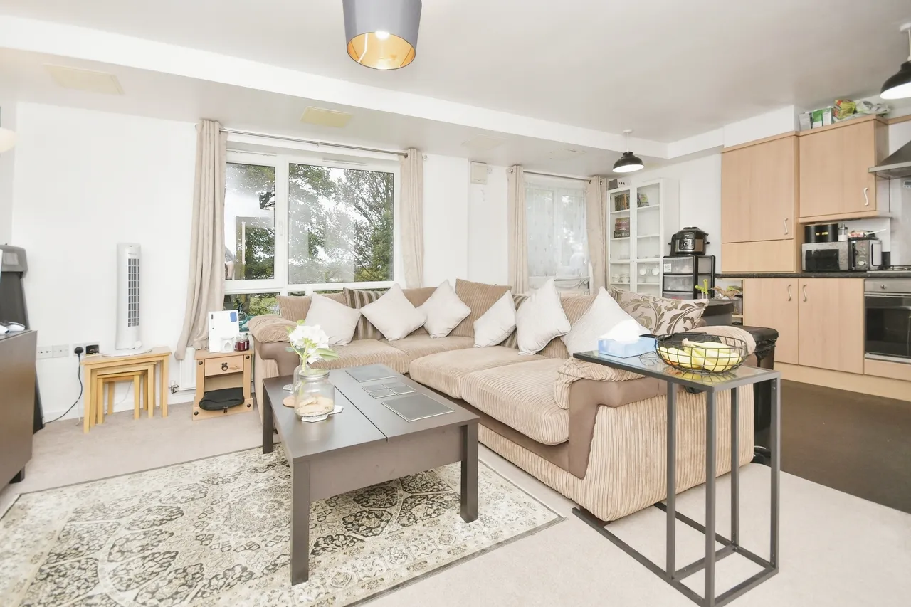 2 bed flat for sale — Park Grange Mount, Sheffield, South Yorkshire, S2
