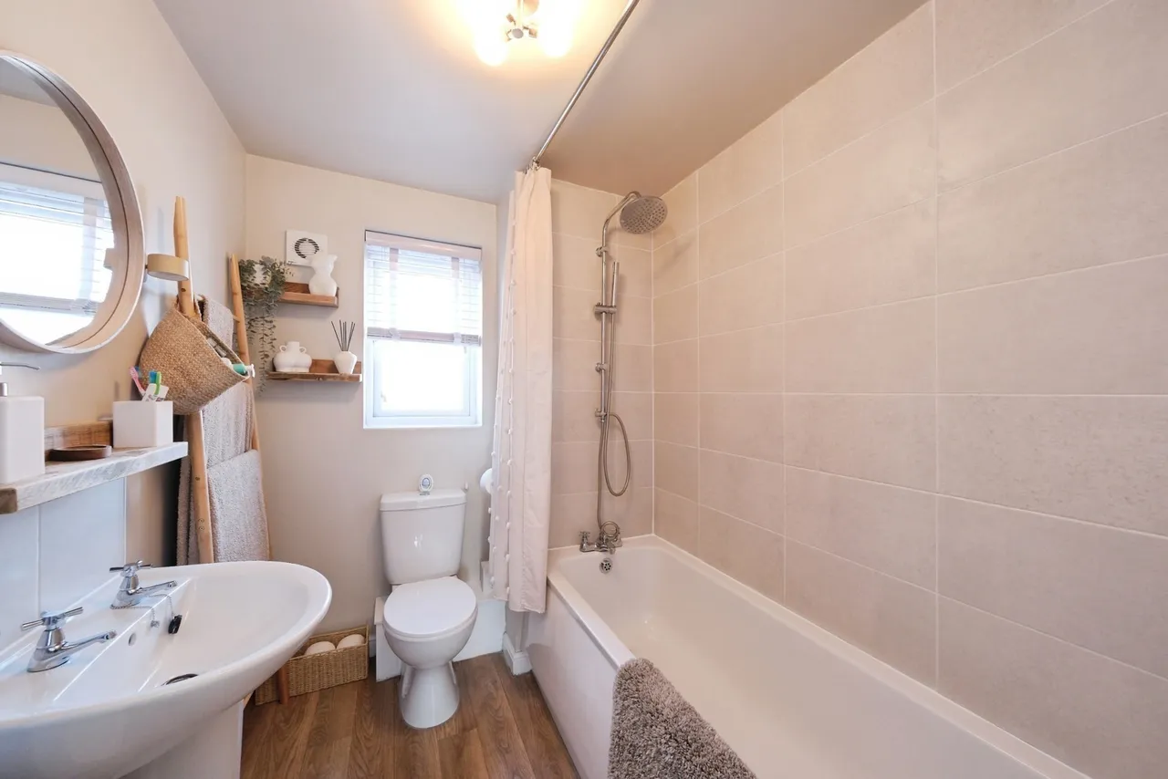 Poppy Avenue, New Ollerton, Newark, Nottinghamshire, NG22, photo 12