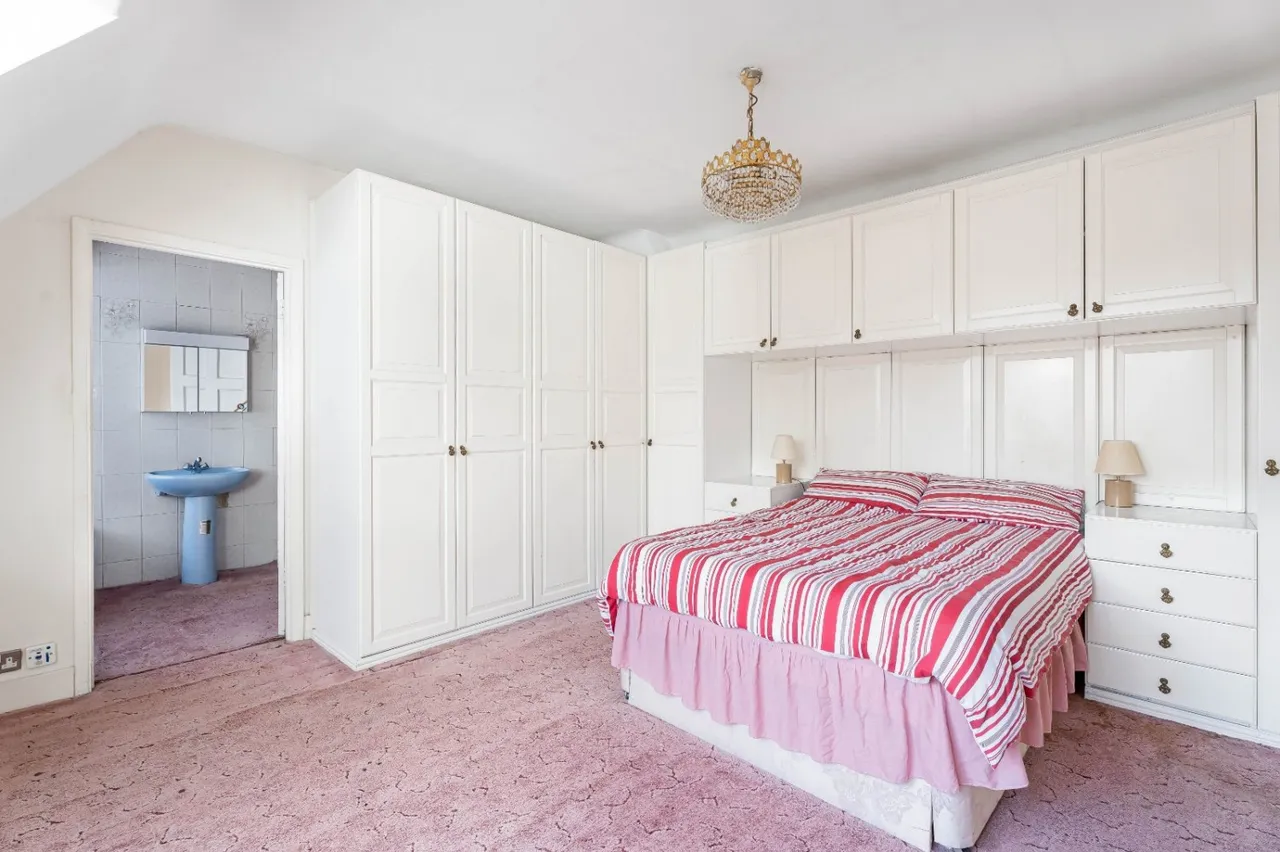Dorset Drive, Edgware, HA8, photo 17