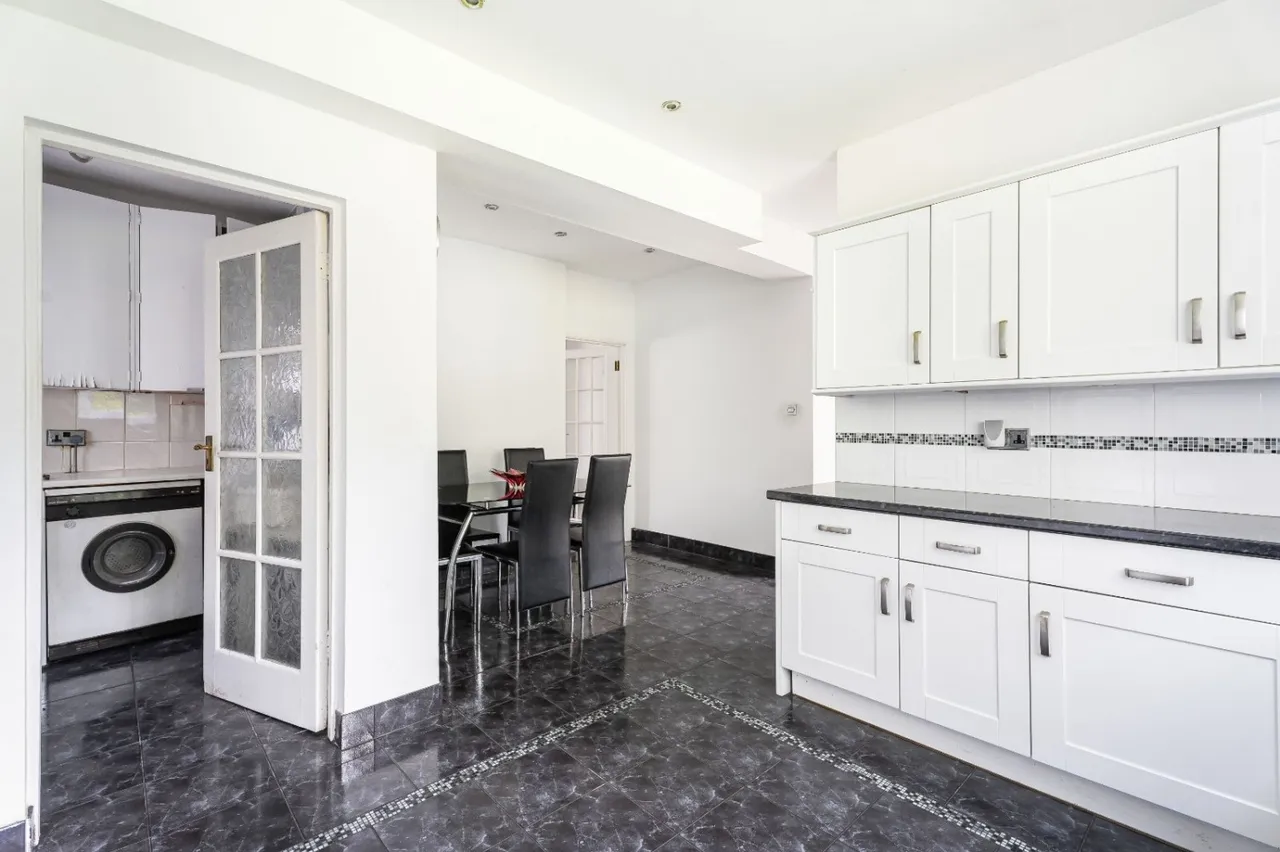 Dorset Drive, Edgware, HA8, photo 10