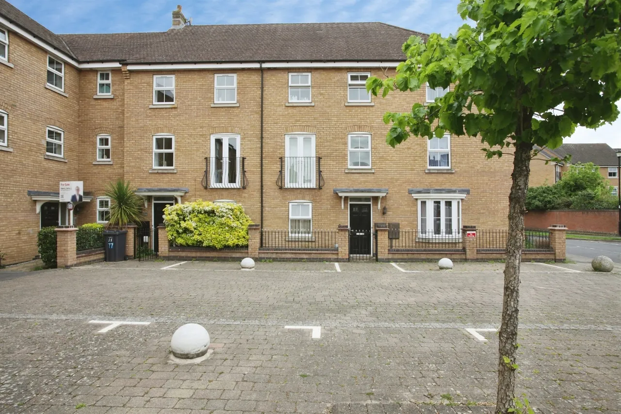 4 bed house for sale, Longstork Road, Rugby, CV23