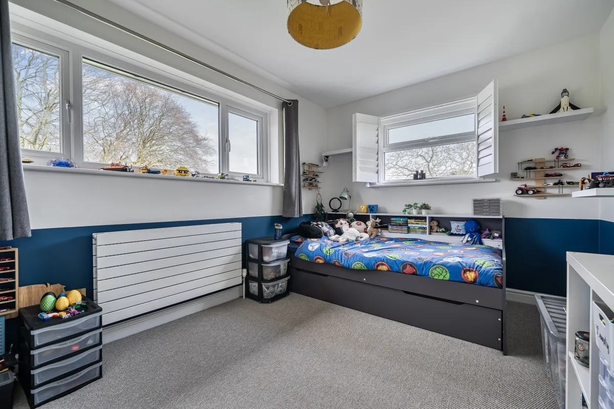 Mill Close Horsham RH13, photo 9