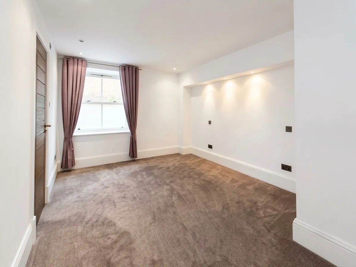 Ancorage Road, B74, photo 4