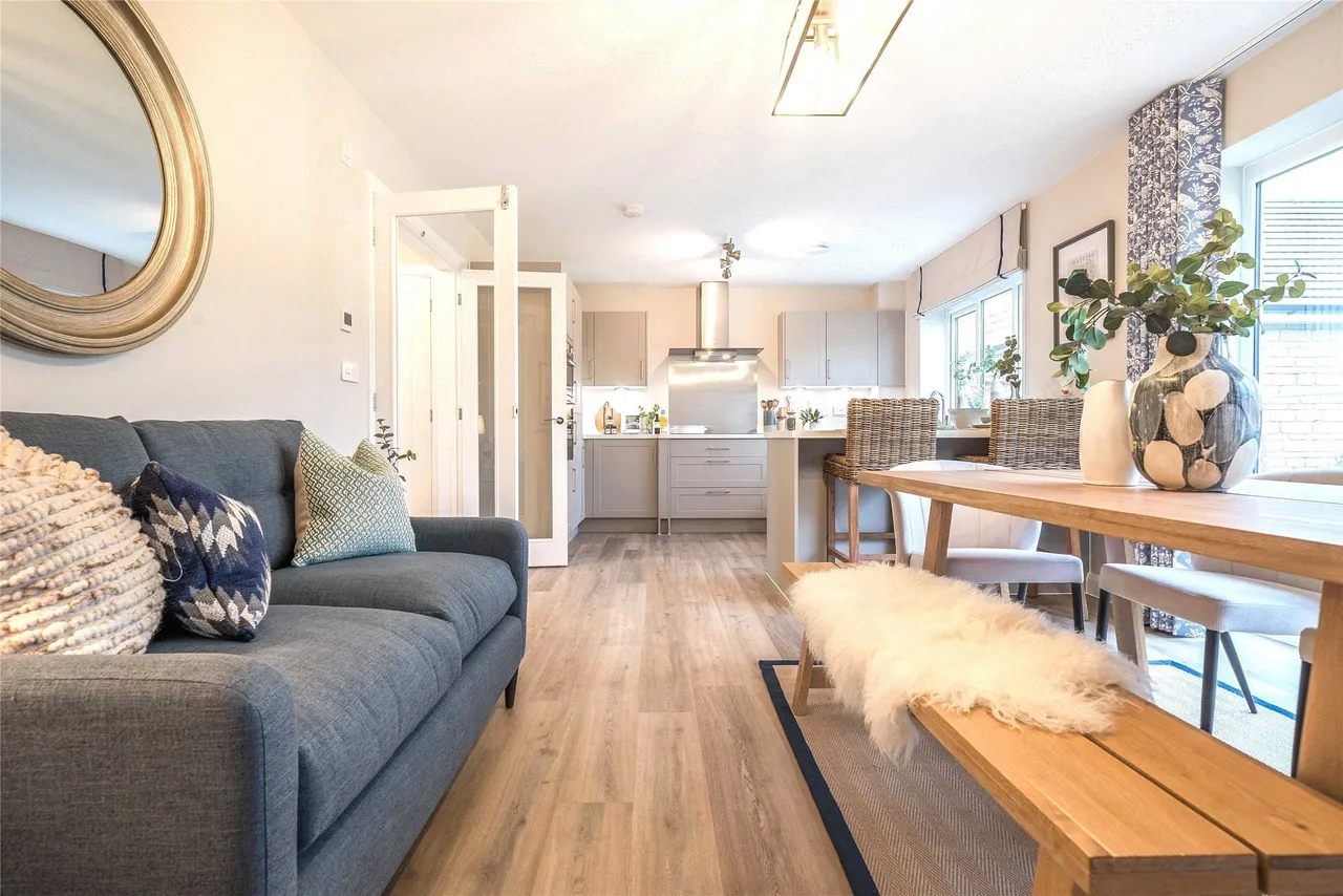 Chapel Meadow, Gloucestershire, Cromhall, GL12 8AJ, photo 11