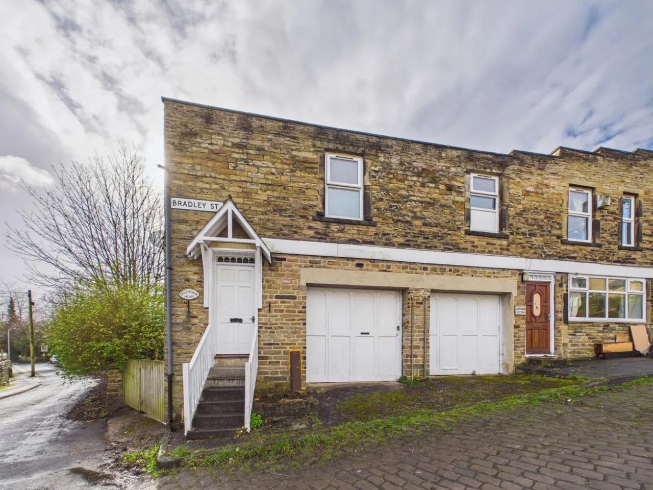 2 bed house for sale — Bradley Street, Bradford