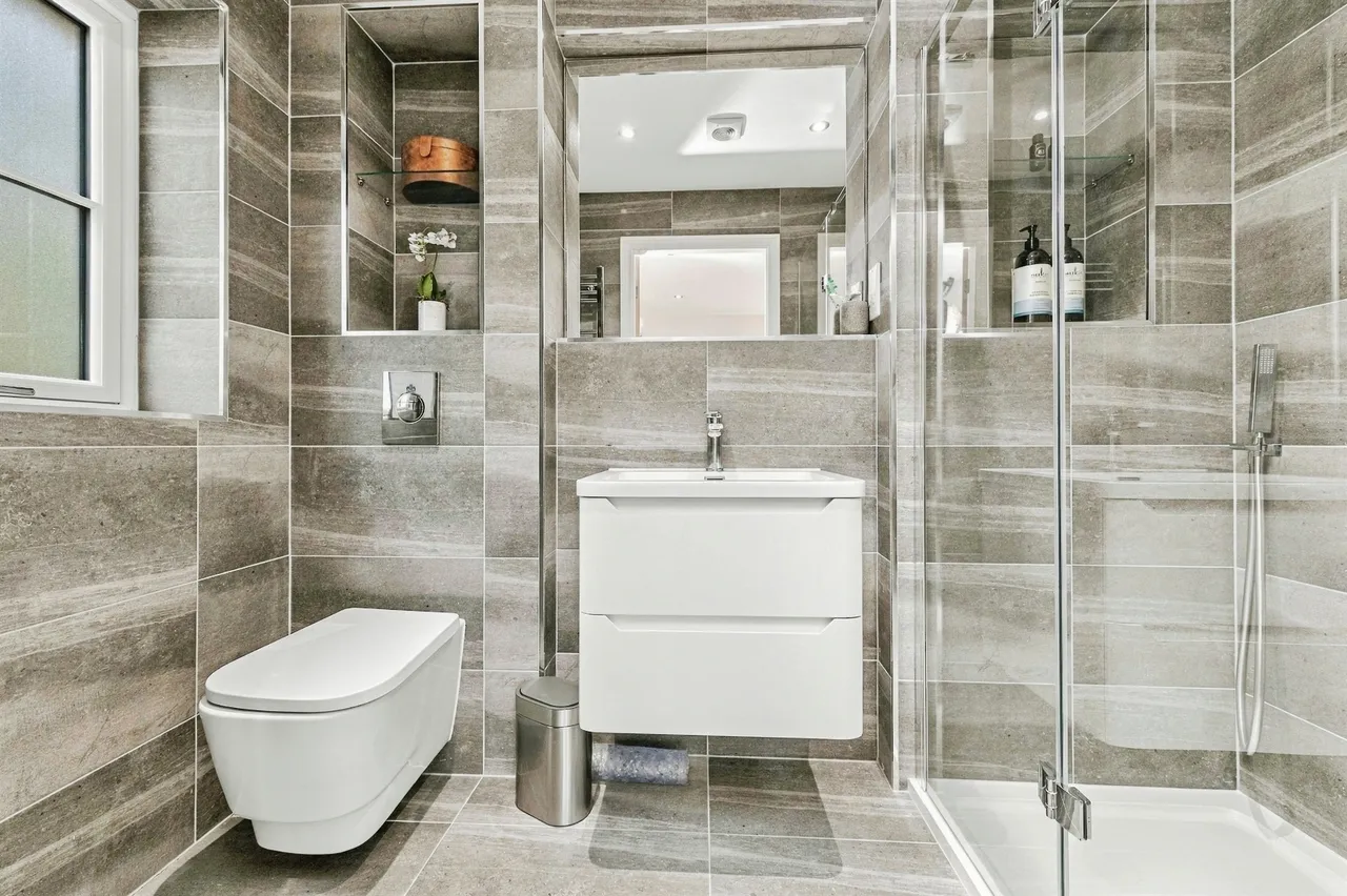 South Lane, Netherton, WF4, photo 23