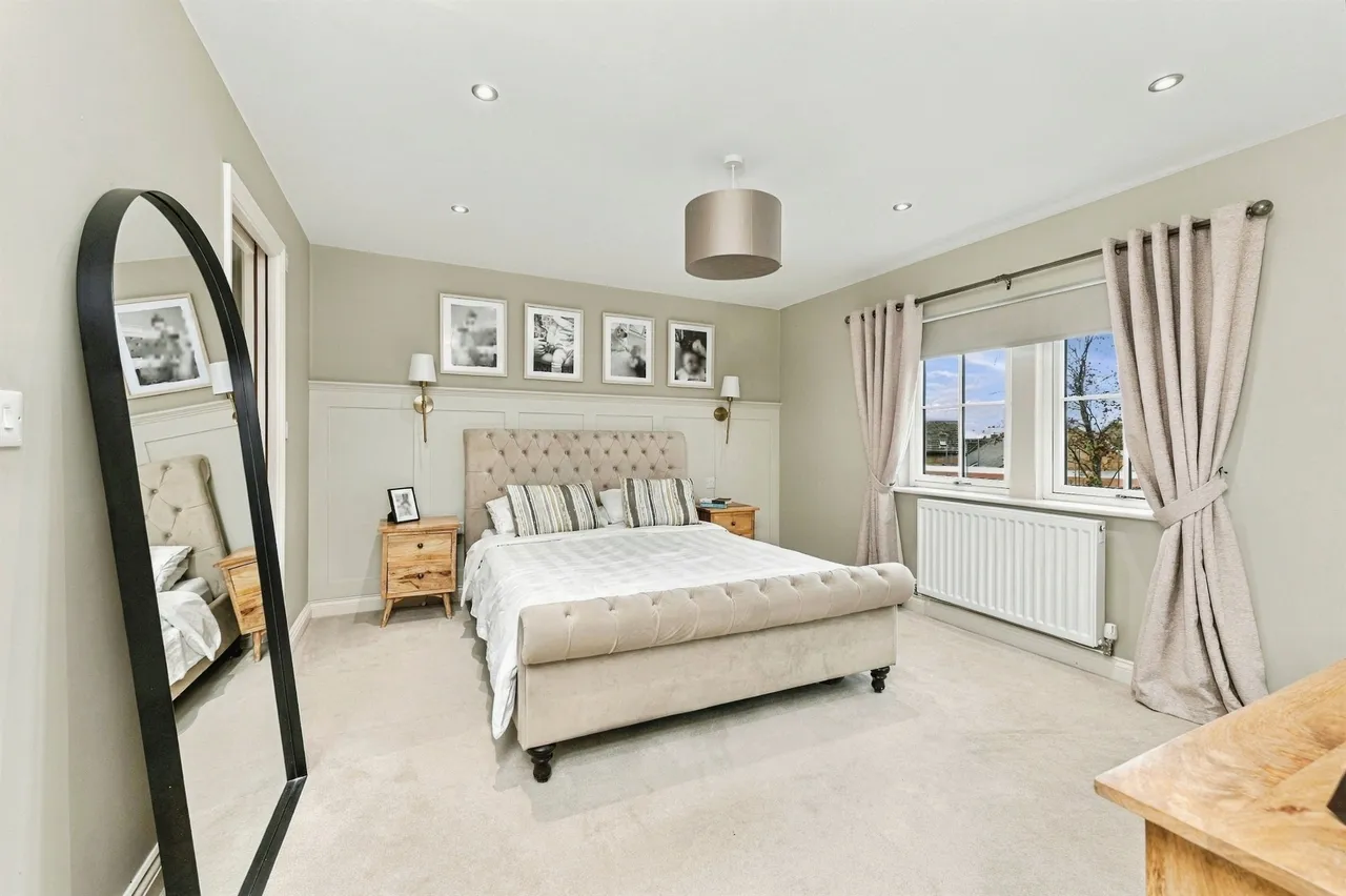 South Lane, Netherton, WF4, photo 15
