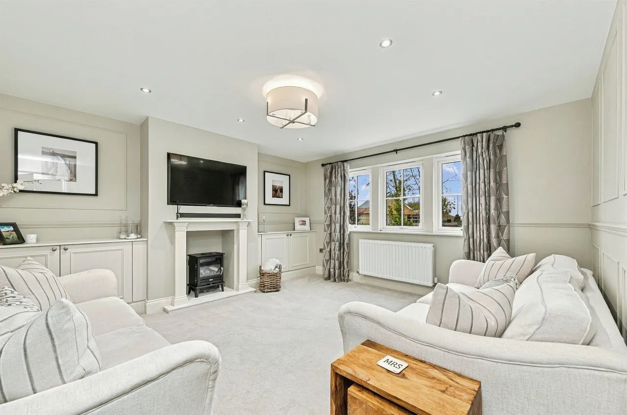 South Lane, Netherton, WF4, photo 12