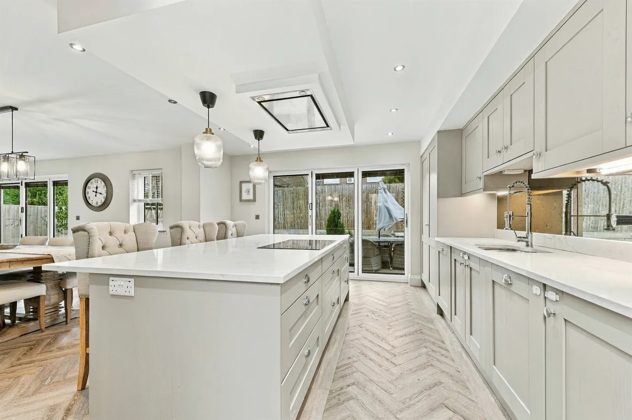 South Lane, Netherton, WF4, photo 9
