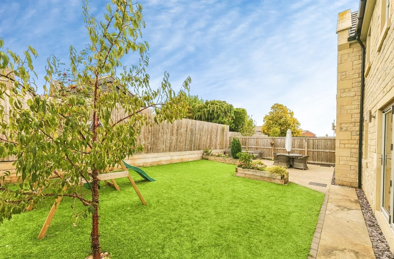 South Lane, Netherton, WF4, photo 25