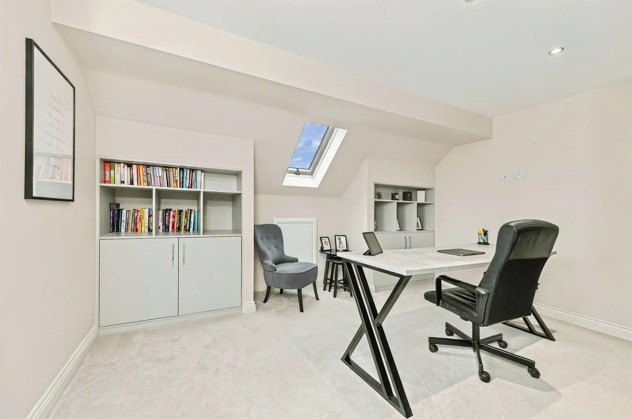 South Lane, Netherton, WF4, photo 20