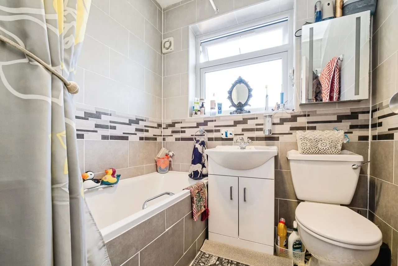 Milton Avenue, Hornchurch, RM12, photo 7