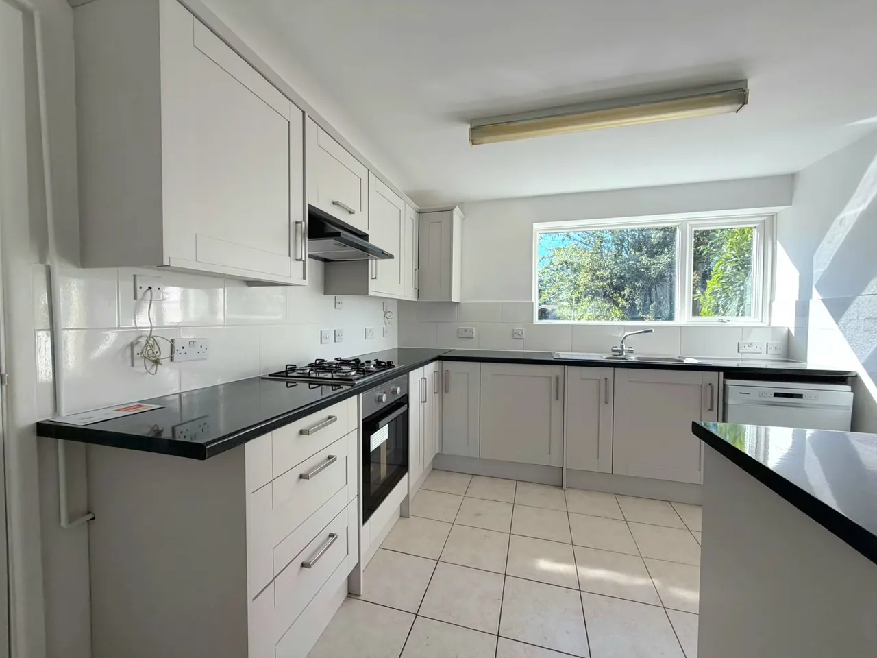 Willow Way, Woking, GU22, photo 3