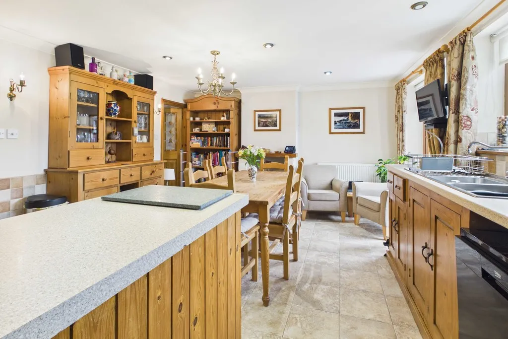 London Road, Lindal, LA12, photo 12