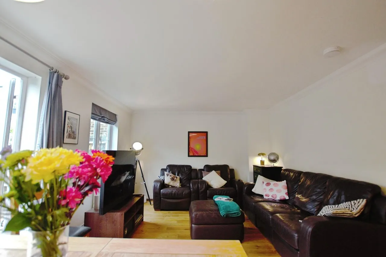Cameron Close, Wood Green, London, N22, photo 5