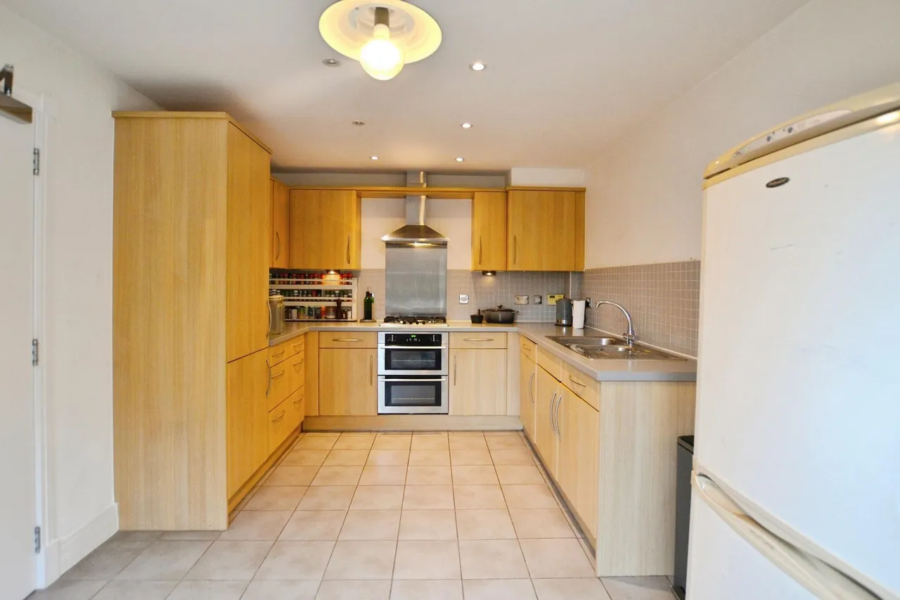 Cameron Close, Wood Green, London, N22, photo 10