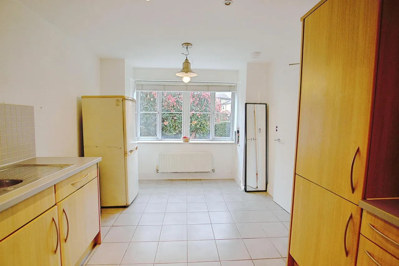 Cameron Close, Wood Green, London, N22, photo 9