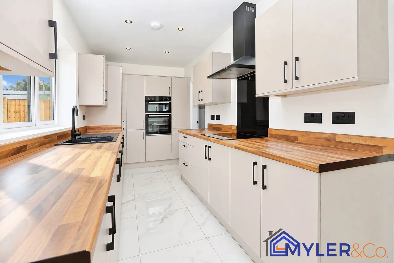 Lynton Crescent, Widnes, photo 6