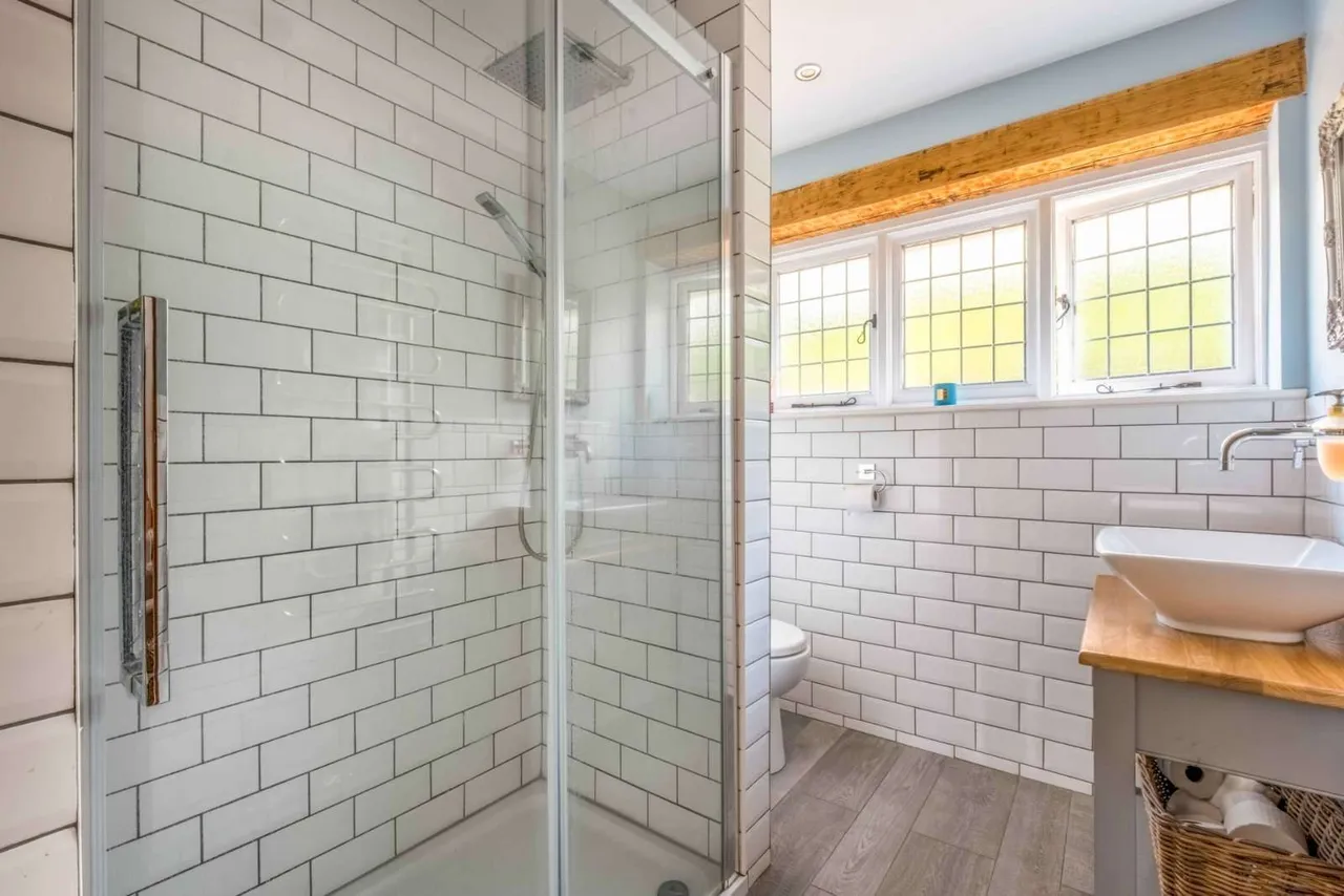 Ewhurst Green, Robertsbridge, East Sussex, TN32 5RJ, photo 10