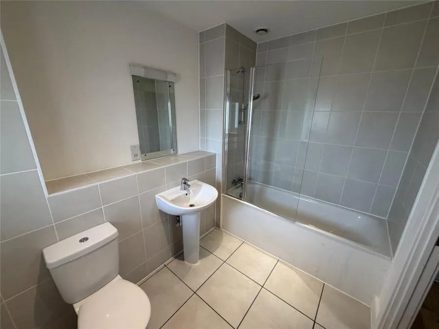 Bowes Road, London, N11, photo 4