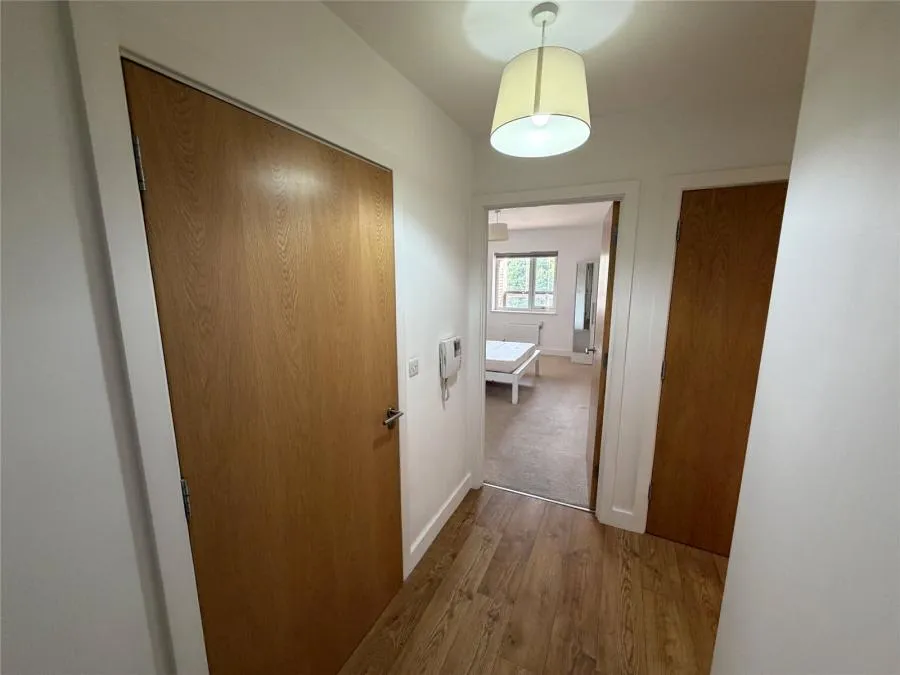 Bowes Road, London, N11, photo 5