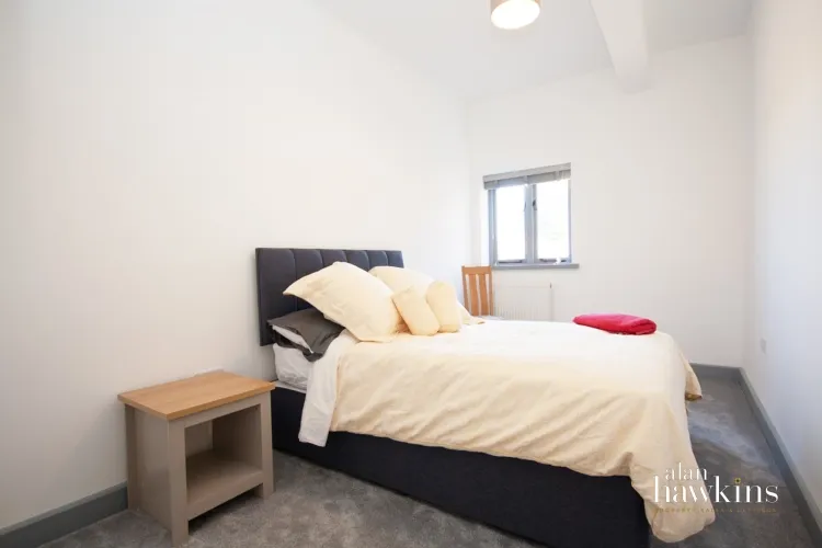 Barton Close, Bradenstoke, SN15, photo 9
