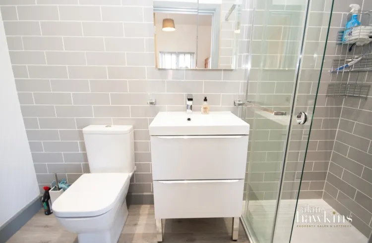 Barton Close, Bradenstoke, SN15, photo 11