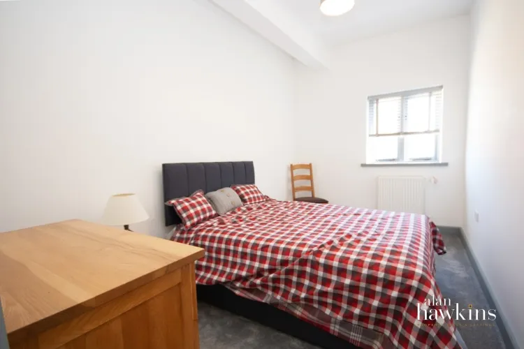 Barton Close, Bradenstoke, SN15, photo 8