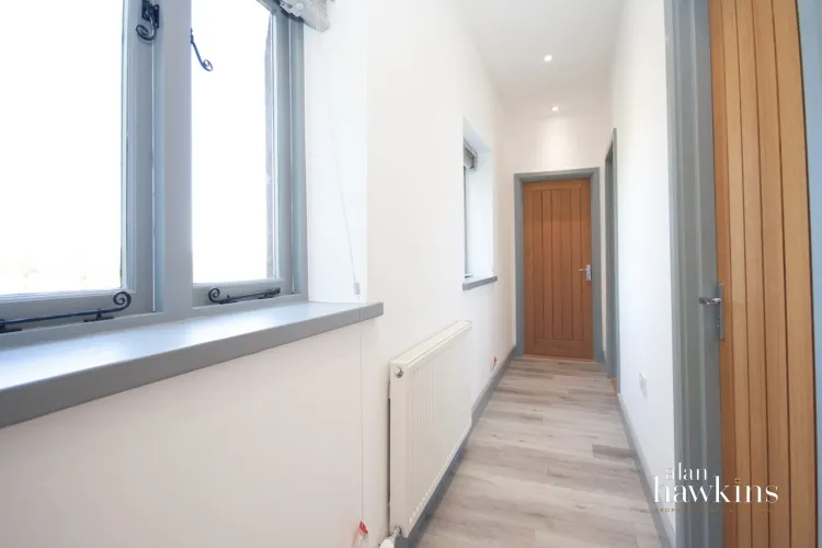 Barton Close, Bradenstoke, SN15, photo 13