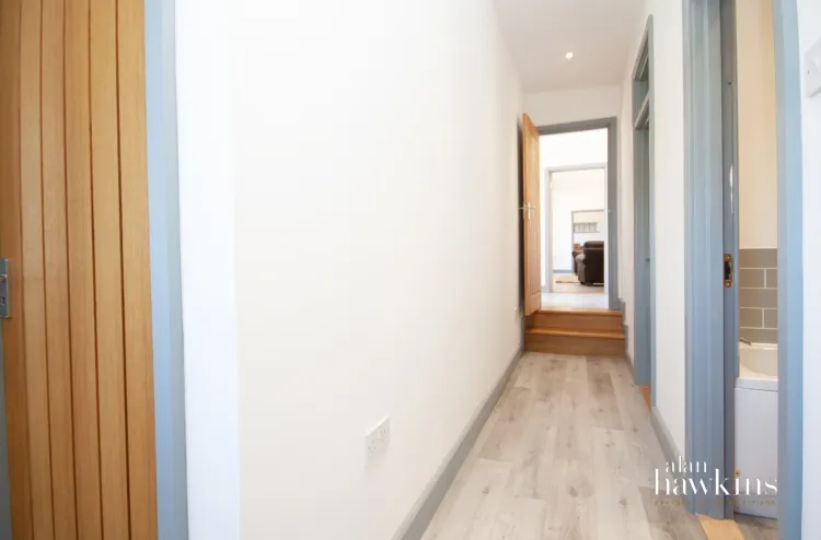 Barton Close, Bradenstoke, SN15, photo 12