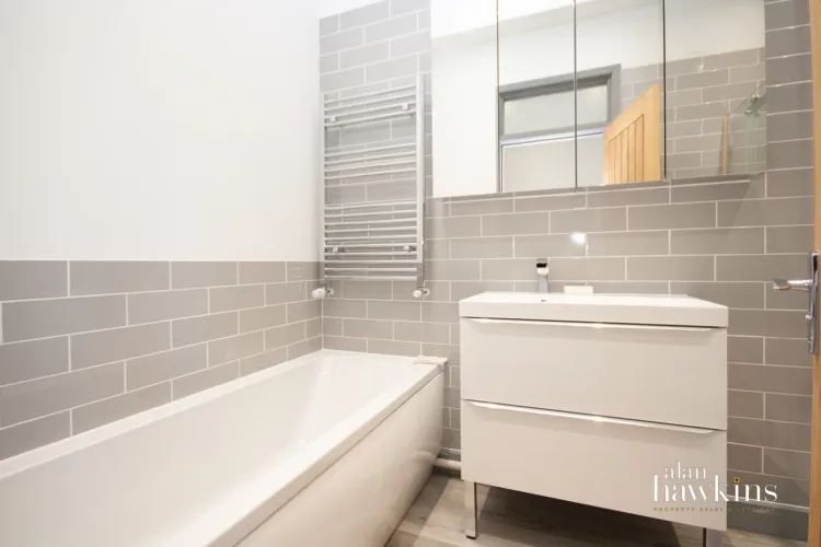 Barton Close, Bradenstoke, SN15, photo 10