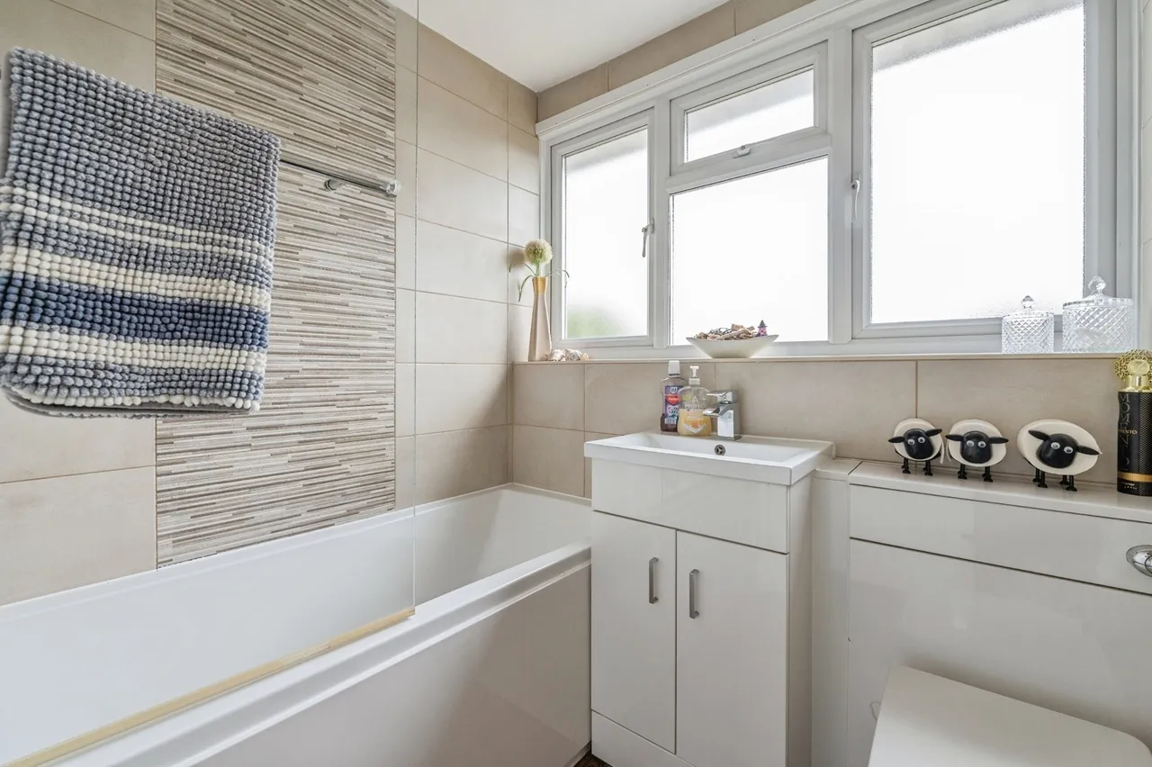 Alicia Avenue, Wickford, Essex, SS11, photo 13